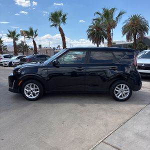 صورة 3 لـ 2023 KIA SOUL LX