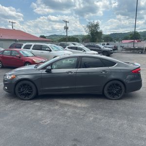 FORD FUSION SE - 3