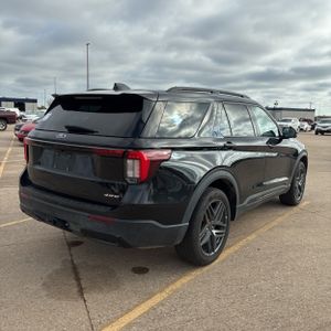 FORD EXPLORER ST-LINE - 8