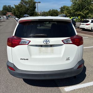 2014 Toyota RAV4 LE — фото 7