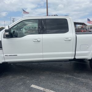 FORD F-250 SUPER DUTY LARIAT - 4