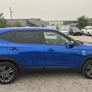 2021 KIA SELTOS LX — миниатюра 11