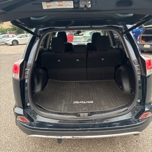 2017 Toyota RAV4 XLE — миниатюра 36