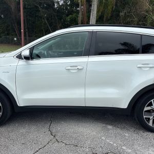 KIA SPORTAGE EX - 4