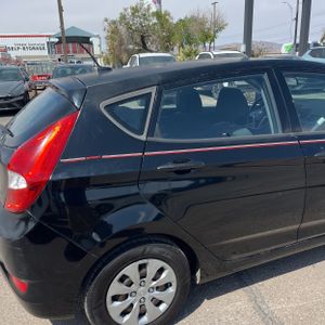 HYUNDAI ACCENT SE - 9