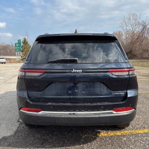 JEEP GRAND CHEROKEE LIMITED 4D SUV RWD - 7