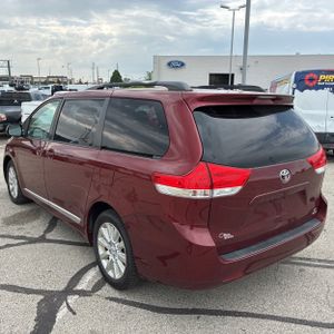 TOYOTA SIENNA - 5
