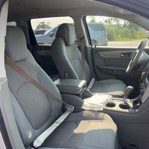 2017 Chevrolet TRAVERSE LS — миниатюра 33