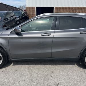 MERCEDES-BENZ GLA - 4