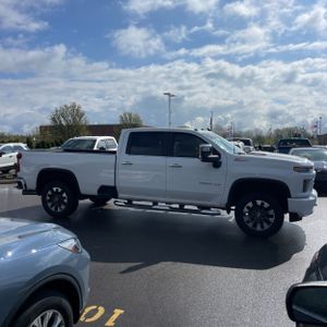 CHEVROLET SILVERADO - 10