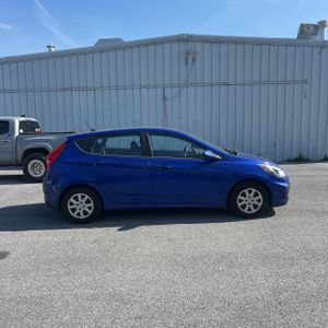 HYUNDAI ACCENT GS - 10