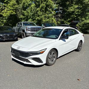 صورة 1 لـ 2025 Hyundai ELANTRA SEL SPORT