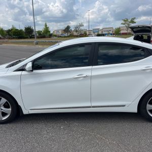 HYUNDAI ELANTRA GLS - 4