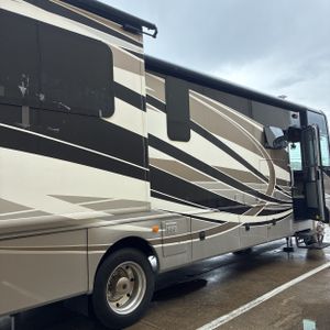 FORD F-53 MOTORHOME CHASSIS - 10