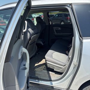 2010 Chevrolet TRAVERSE LS — миниатюра 34