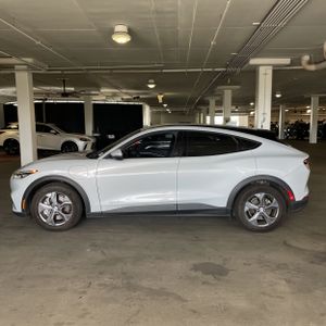 FORD MUSTANG MACH-E SELECT - 3