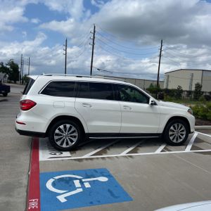 MERCEDES-BENZ GLS - 10