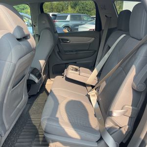 2017 Chevrolet TRAVERSE LS — миниатюра 34