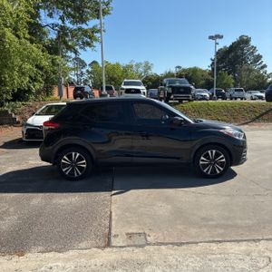 NISSAN KICKS SV - 10