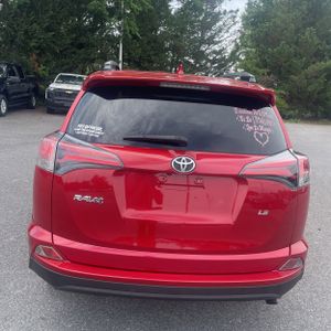2017 Toyota RAV4 LE photo 7