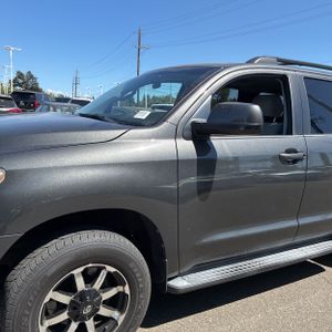 2012 Toyota SEQUOIA SR5 — фото 2