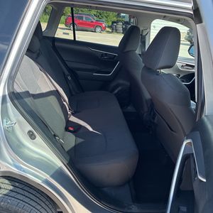 صورة مصغرة 35 لـ 2025 Toyota RAV4 LE