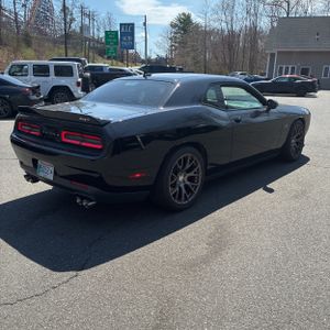 DODGE CHALLENGER SRT 392 - 8