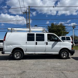 CHEVROLET EXPRESS 2500 - 10