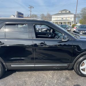 FORD EXPLORER XLT - 10