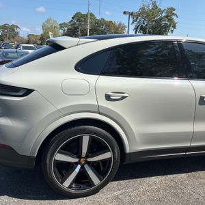 PORSCHE CAYENNE COUPE - 9