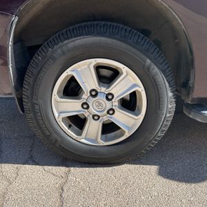 صورة مصغرة 19 لـ 2019 Toyota SEQUOIA SR5