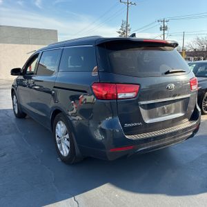 KIA SEDONA EX - 5