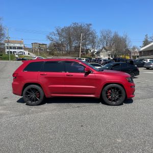 JEEP GRAND CHEROKEE SRT - 10