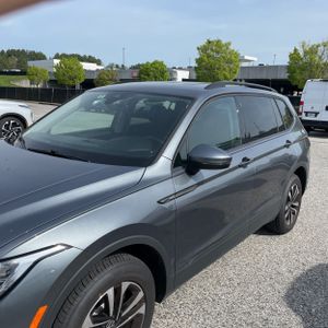 VOLKSWAGEN TIGUAN S - 2