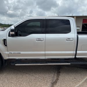FORD F-250 SUPER DUTY LARIAT - 4