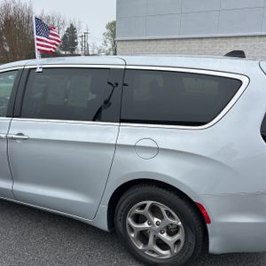 CHRYSLER PACIFICA LIMITED - 6