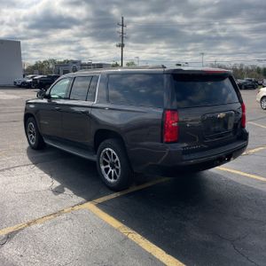 CHEVROLET SUBURBAN LT - 5