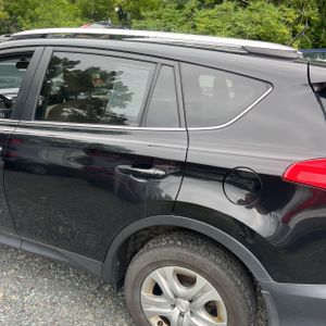 صورة 6 لـ 2013 Toyota RAV4 LE