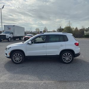 VOLKSWAGEN TIGUAN S - 3