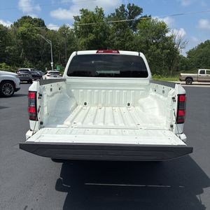 صورة مصغرة 42 لـ 2022 Nissan FRONTIER SV