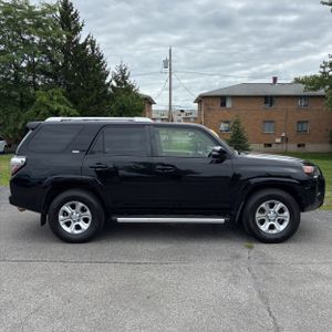 صورة 10 لـ 2014 Toyota 4RUNNER SR5 PREMIUM