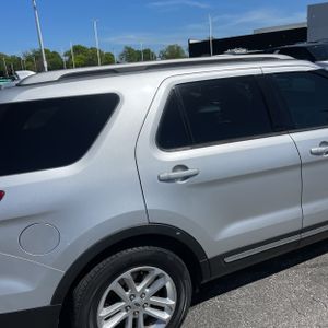 FORD EXPLORER XLT - 9