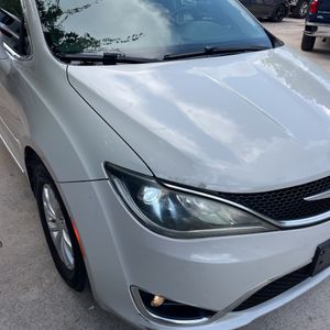 صورة 52 لـ 2017 Chrysler PACIFICA TOURING-L