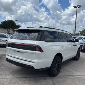 LINCOLN NAVIGATOR RESERVE - 8