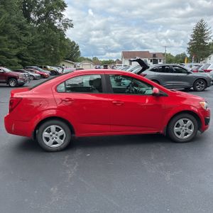 صورة 10 لـ 2015 Chevrolet SONIC LS AUTO