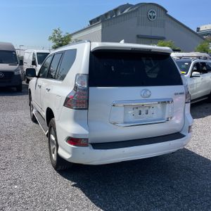 2017 Lexus GX 460 BASE — фото 5