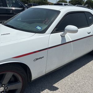 2013 Dodge CHALLENGER R/T PLUS — фото 2