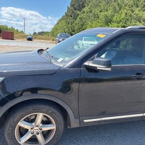 FORD EXPLORER XLT - 2