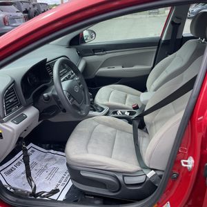 صورة مصغرة 32 لـ 2017 Hyundai ELANTRA SE
