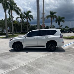 صورة 3 لـ 2022 Lexus GX 460 BASE
